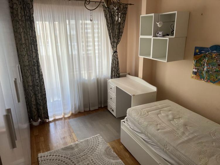 Inchiriez apartament cu 4 camere - 6