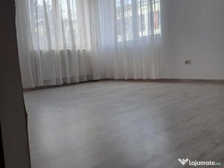 Apartament decomandat Bloc NOU - 5