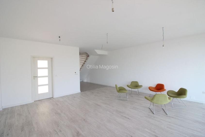 Casă cu 4 camere în Exterior Nord