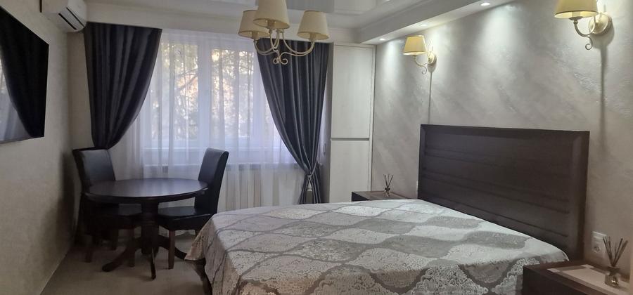 Proprietar inchiriez apartament o camera decomandat lux - 1