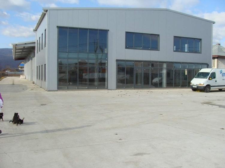 Spatiu comercial in suprafata de 1400 mp si teren 5000 mp. - 1