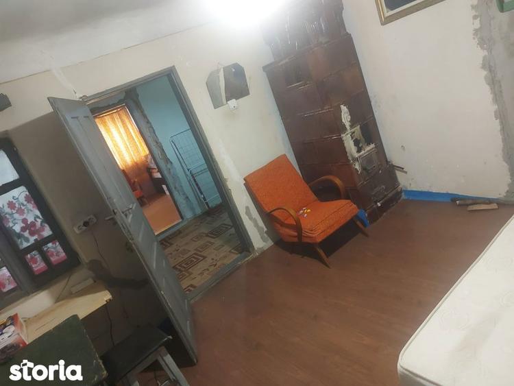 Casa de renovat cu teren 2570 mp in loc. Teiu jud. Arges - 3
