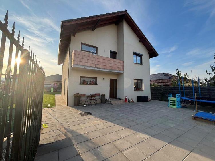 Casa individuala cu etaj 4 dormitoare - 1