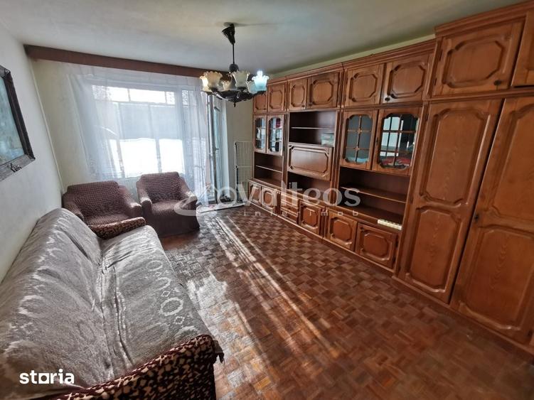 Apartament cu 4 camere decomandat în Central