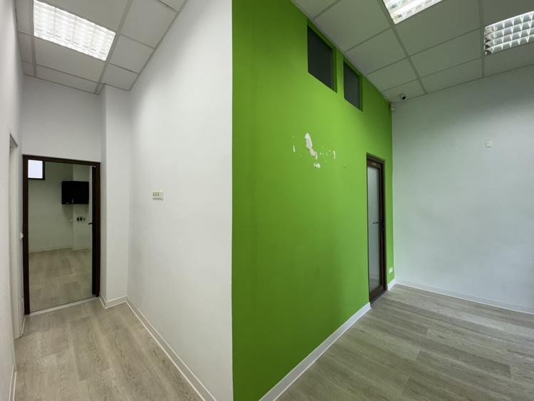 Spatiu Comercial cu vitrina- Zona Modern, Comision 0 - 4