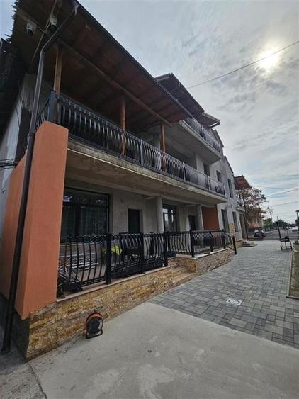 VILA DE VANZARE BACAU  P+E+M (de locuit si birou , clinica, notarriat, medic de - 9