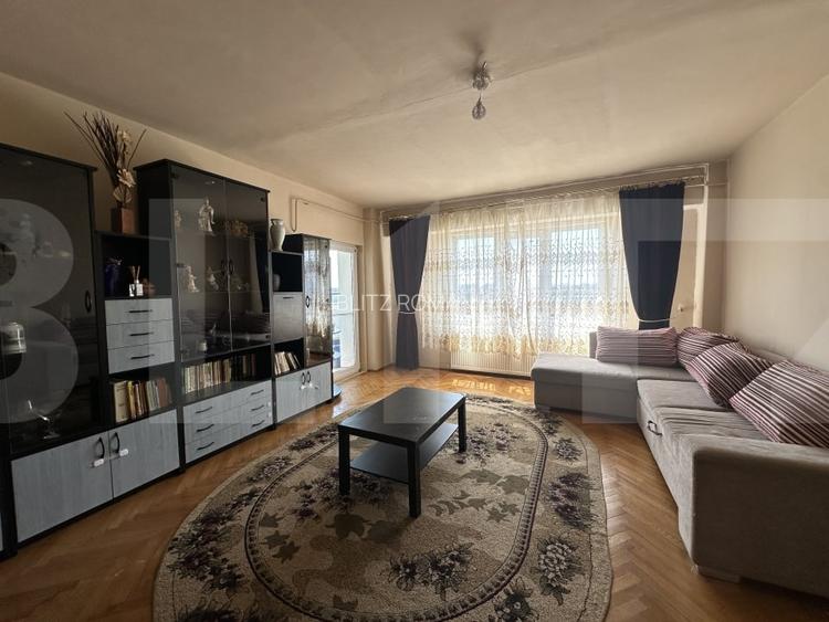 Apartament de vanzare, cu 3 camere, 2 bai, zona Iulius Town