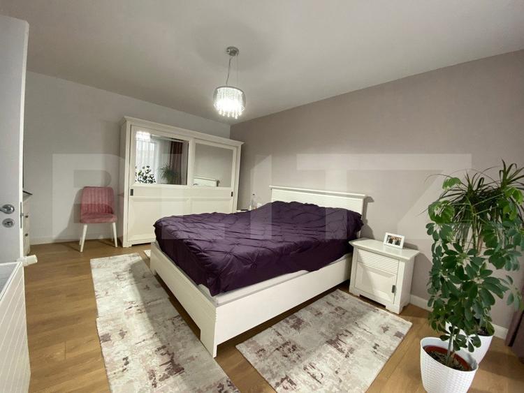 Casa de vacanta cu priveliste catre lac, 213 mp utili, 3500 mp teren cu livada - 1