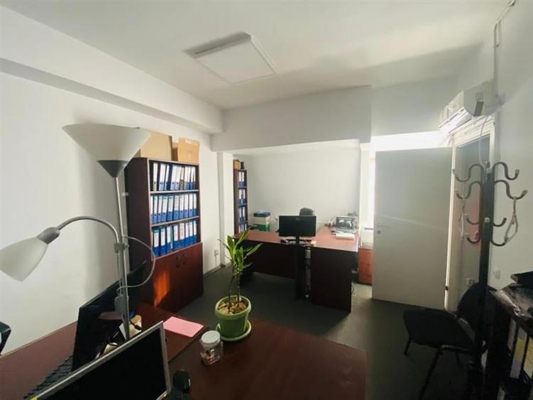 Spatii birouri - Calea Plevnei - de la 215 mp - 17