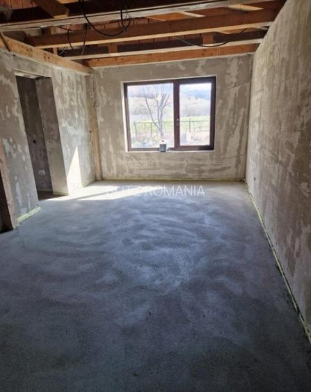 Casa individuala, 190mp, 5 camere, 4 bai, 800mp teren, Luna