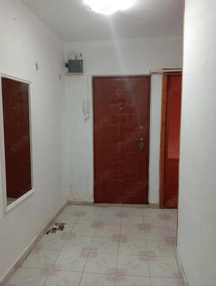 Vanzare Apart. 2 camere cf.1 decomandat, supr. utila de 49.mp. + balc. de 16.mp. zona Calarasi 4 - 20