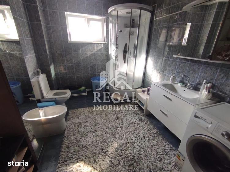 Casă individuală cu 4 camere cu Canalizare în Central
