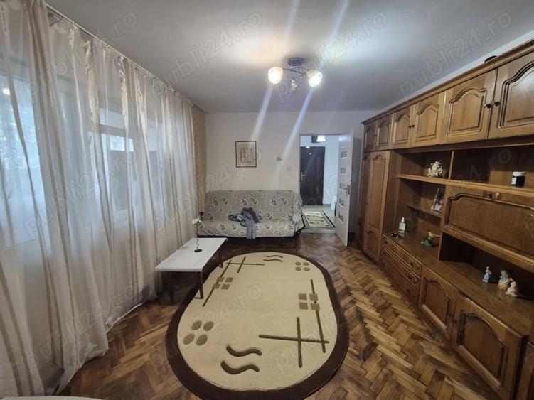 Inchiriez apartament 2 camere Micro 2 - 3