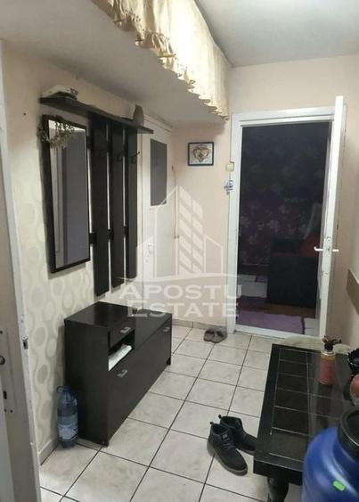 Apartament cu 3 camere, semidecomandat,etaj intermediar Sagului - 5