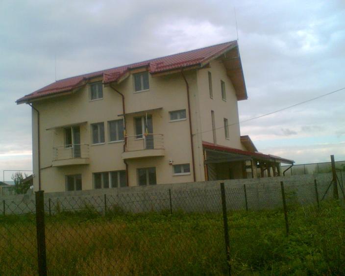 MAGURELE, Vila an 2012 S+P+E+M, Sutila 315mp, garaj, foisor, centrala proprie - 2