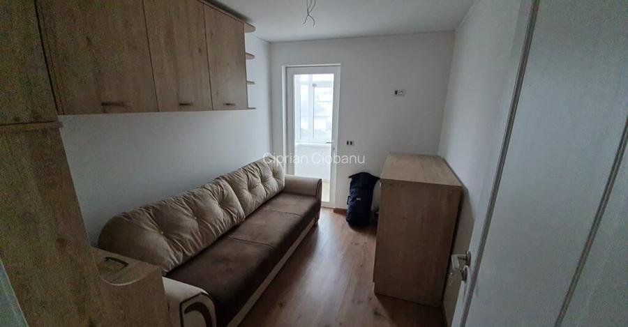 Vand apartament 2 camere