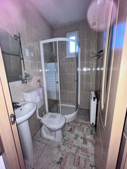 Casa de vanzare cu 3 camere, zona Schit - 6