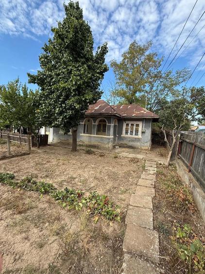 Casa batraneasca din chirpici de vanzare - 1