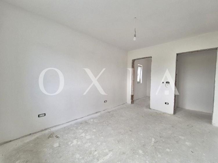 AX1046 Giroc, Zona Esso, 1/2 Duplex Cu 5 Camere - 6