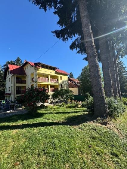 Vilă Predeal, zona Cioplea – 1000 m² teren, vedere Bucegi și pădure Vilă Predeal, zona Cioplea – 1000 m² teren, vedere Bucegi și pădure