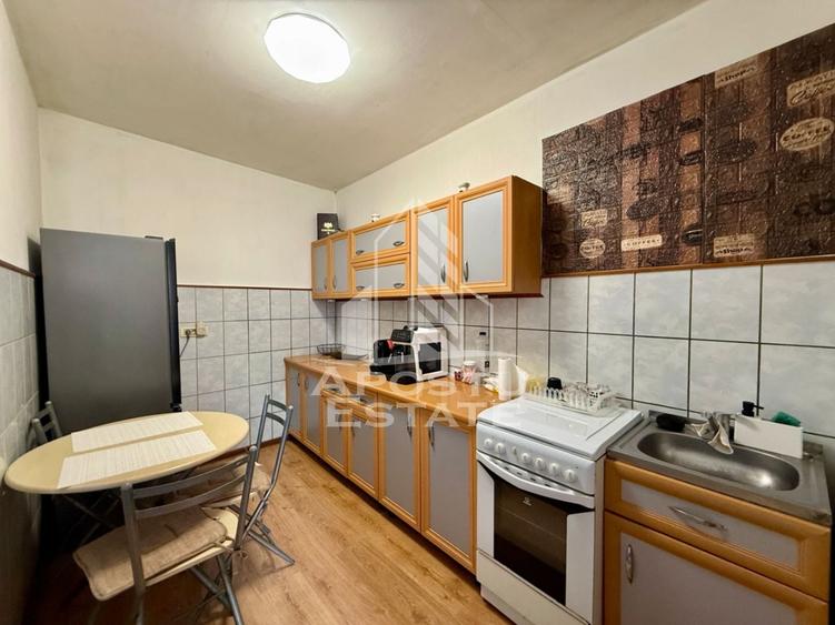 Casă cu 5 camere cu Canalizare în Lunei