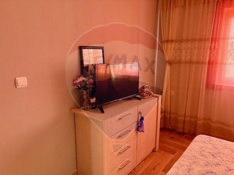 Casă / Vilă cu 5 camere de v&acirc;nzare - 12