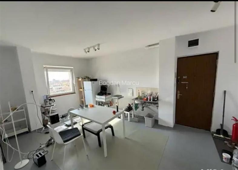 Apartament cu 3 camere in bloc anvelopat termic lingă Sala Olimpia Apartament cu 3 camere in bloc anvelopat termic lingă Sala Olimpia