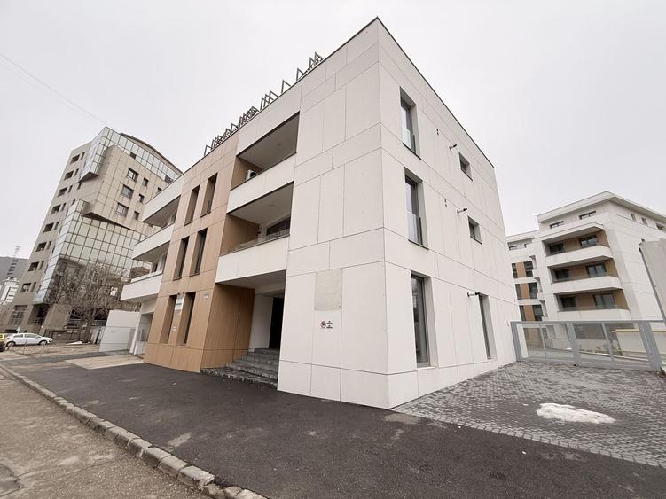 Tribunal Bulevardul Unirii 2 camere 147 mp 60 utili terasa 6 mp curte 81 mp 2025 - 22