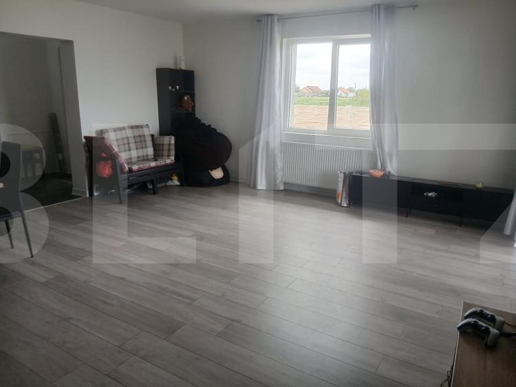 Duplex cu 3 camere cu Canalizare în Parța