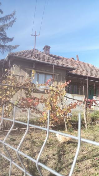 Casa de vanzare + teren - 2