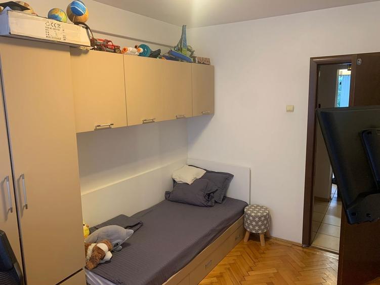 Apartament cu 3 camere în zona, mobilat si utilat -  Piata Centrala - 12