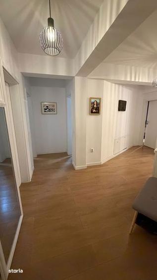 Apartament cu 4 camere în Est