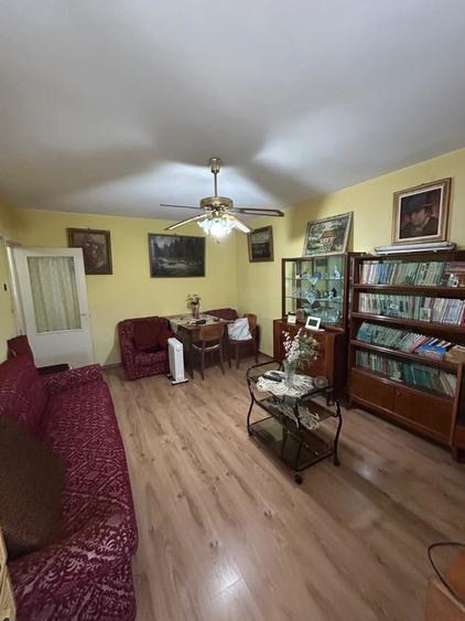 Apartament decomandat Piata Centrala - 1