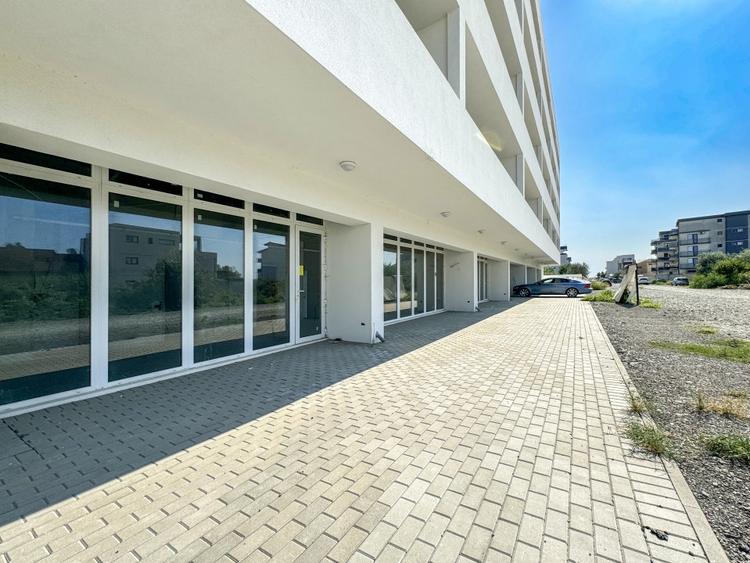 Spatiu comercial in Mamaia Nord, SU 68mp + curte 46mp - 2