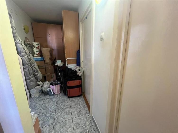Apartament 3 camere decomandat si pivnita zona Vasile Aaron - 5