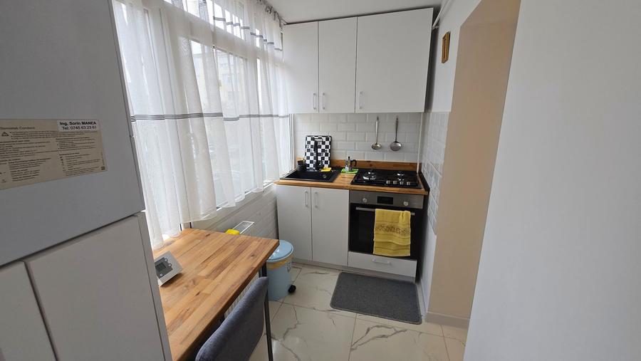 Inchiriez apartament 2 camere et.1 - 1