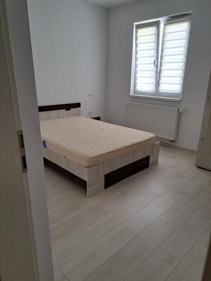 Proprietar / persoana fizica , vand apartament cu doua camere de 51 m2 utili , d - 4