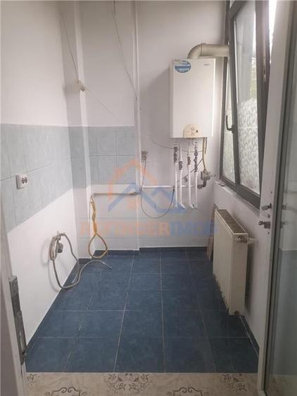 Garsoniera spatioasa zona Salaj - 11