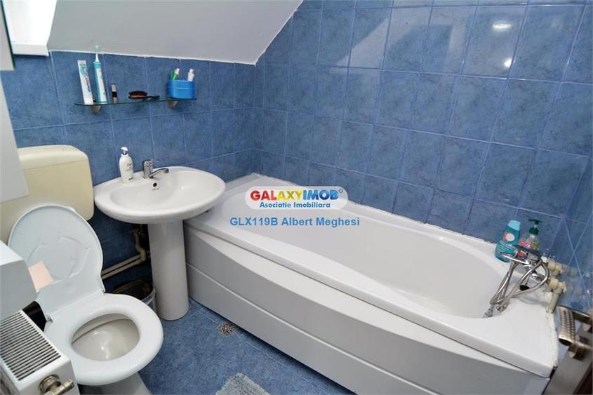 Casă cu 5 camere cu Teren 300 Mp în Est
