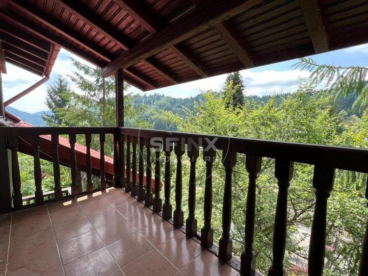 De vanzare vila 8 camere Sinaia - 13