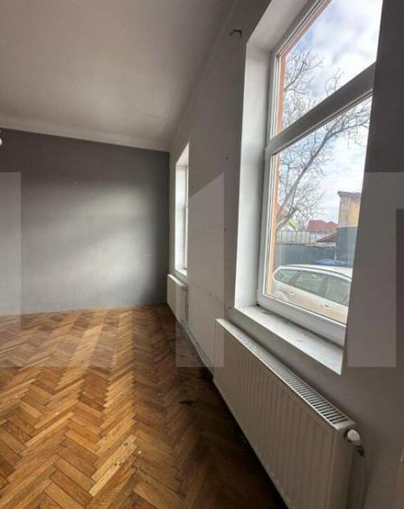 Spatiu comercial 120 mp, 4 parcari, zona strazii Paris - 10
