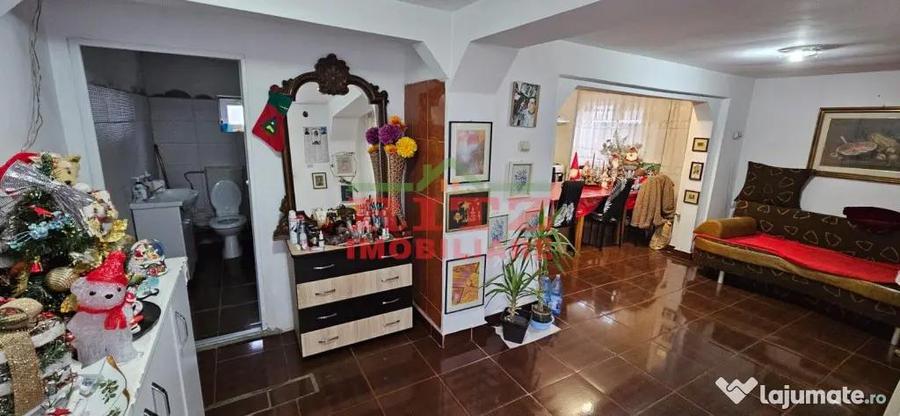 CASA DE VANZARE P 1 E - 12