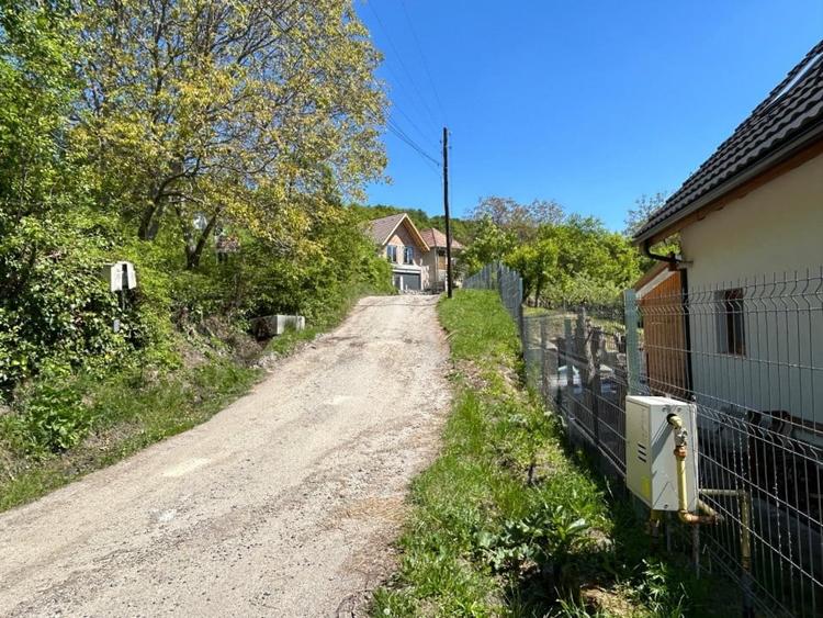 Teren 4.300 mp, front 35 m, Popesti . - 2