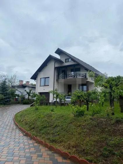 Casa individuala cu 5 camere, 240 mp, 12,8 ari teren, zona nord - 10