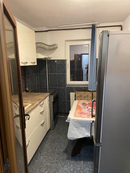 Inchiriez apartament ,in micro 9 - 2