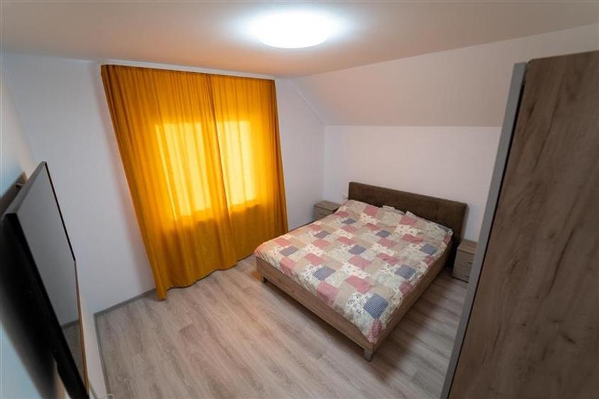 Casa standarde ridicate, la cheie  , 4 + camere, cu garaj atasat de casa si 410 - 10