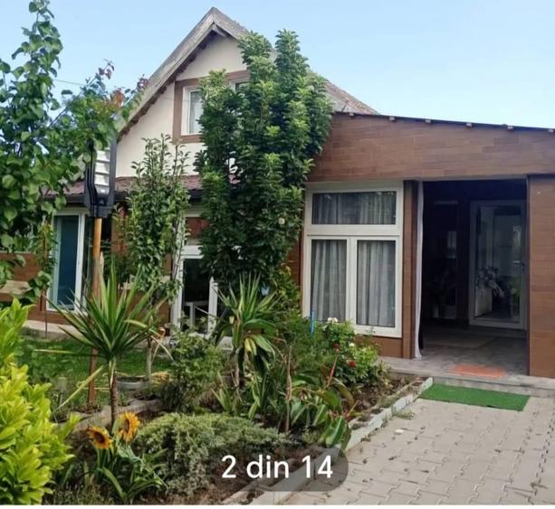 Casă individuală cu 4 camere cu Canalizare în Variaș