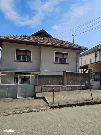 Casă cu 6 camere cu Teren 316 Mp în Titu Maiorescu
