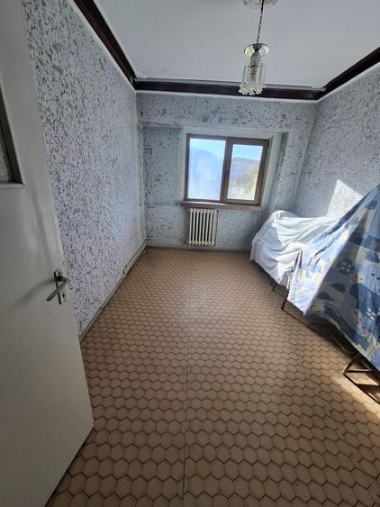 Apartament cu 3 camere decomandat în Bularga