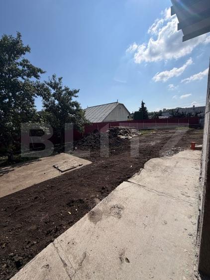 Spațiu comercial, de 65 mp, în Periferie